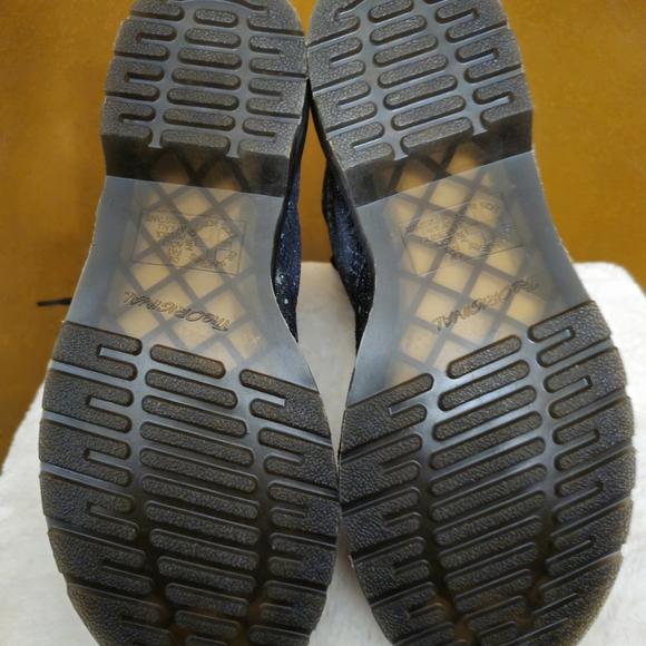 Dr. Martens Metallic Splatter Lace Up Boots - Picture 4 of 6